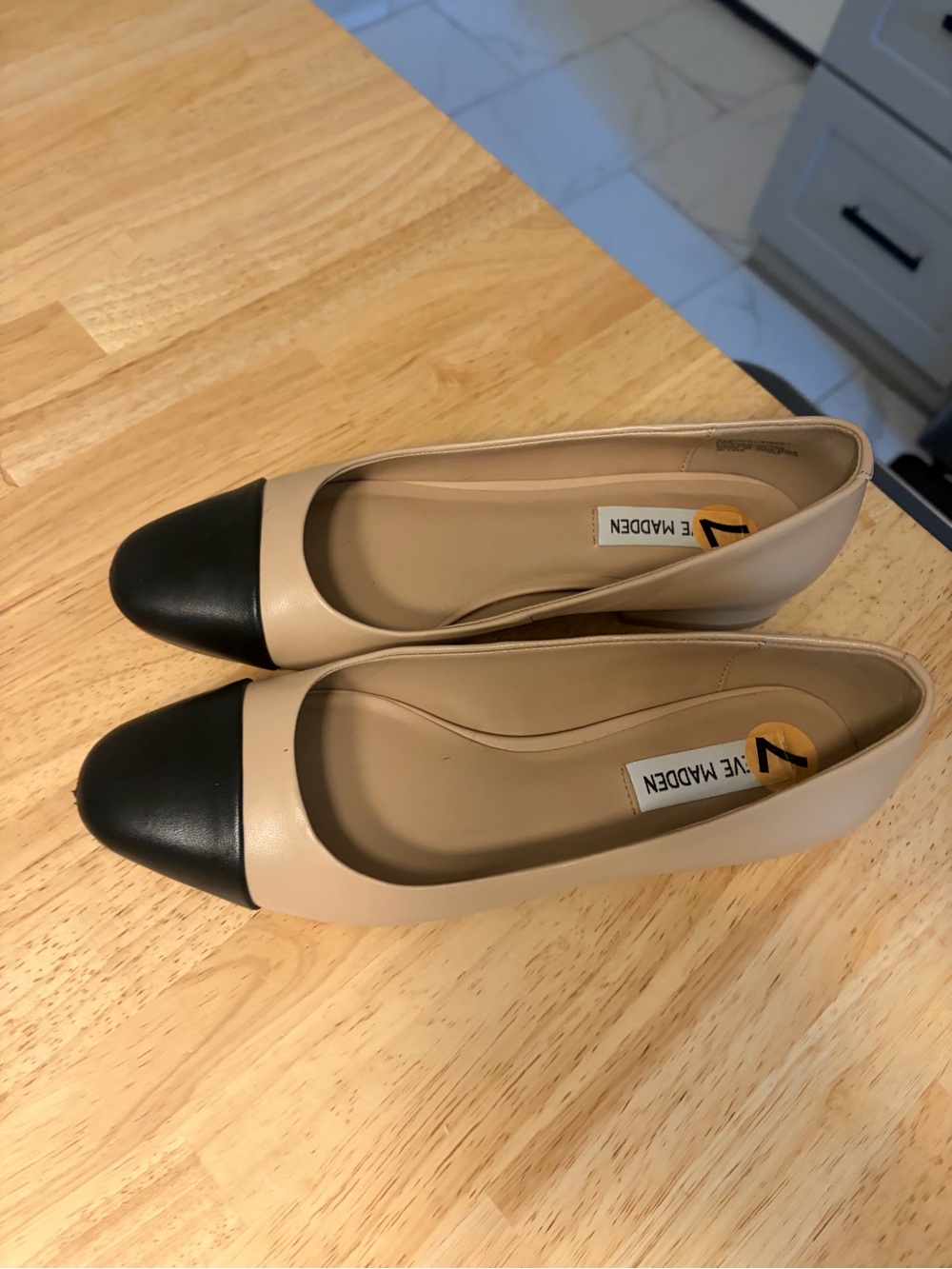 Steve Madden Beige and Black Two-Tone Block Kitten Heel